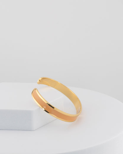 Handcrafted in Tuscany, the MarriCortona Smalto Bracelets in 18k gold and hand-painted enamel embody Italian artistry, color, and timeless elegance.