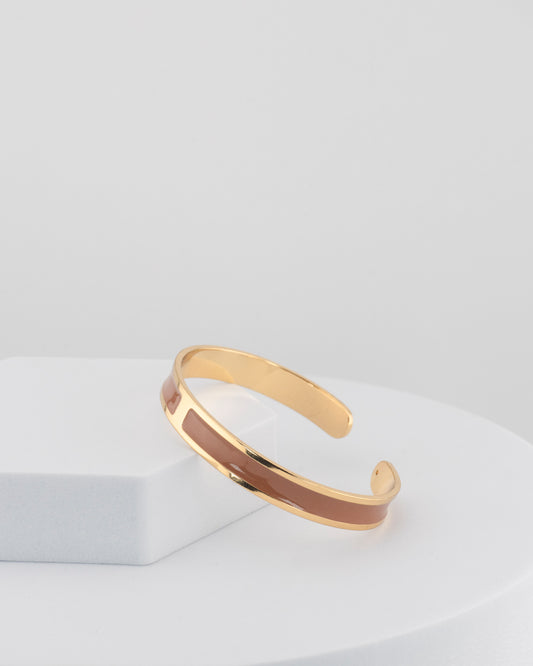 Handcrafted in Tuscany, the MarriCortona Smalto Bracelets in 18k gold and hand-painted enamel embody Italian artistry, color, and timeless elegance.