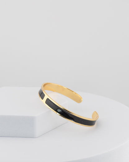 Handcrafted in Tuscany, the MarriCortona Smalto Bracelets in 18k gold and hand-painted enamel embody Italian artistry, color, and timeless elegance.