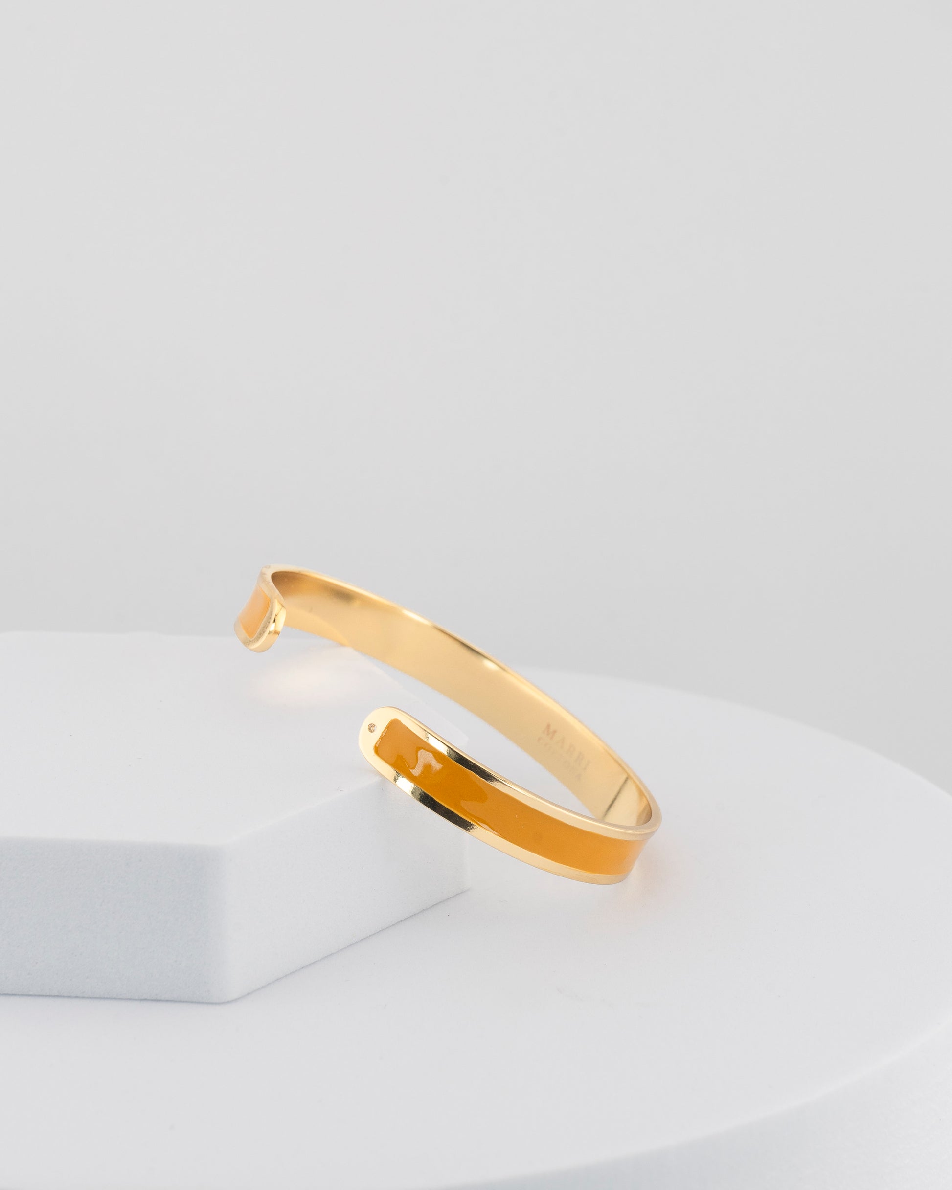 Handcrafted in Tuscany, the MarriCortona Smalto Bracelets in 18k gold and hand-painted enamel embody Italian artistry, color, and timeless elegance.