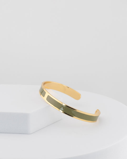 Handcrafted in Tuscany, the MarriCortona Smalto Bracelets in 18k gold and hand-painted enamel embody Italian artistry, color, and timeless elegance.