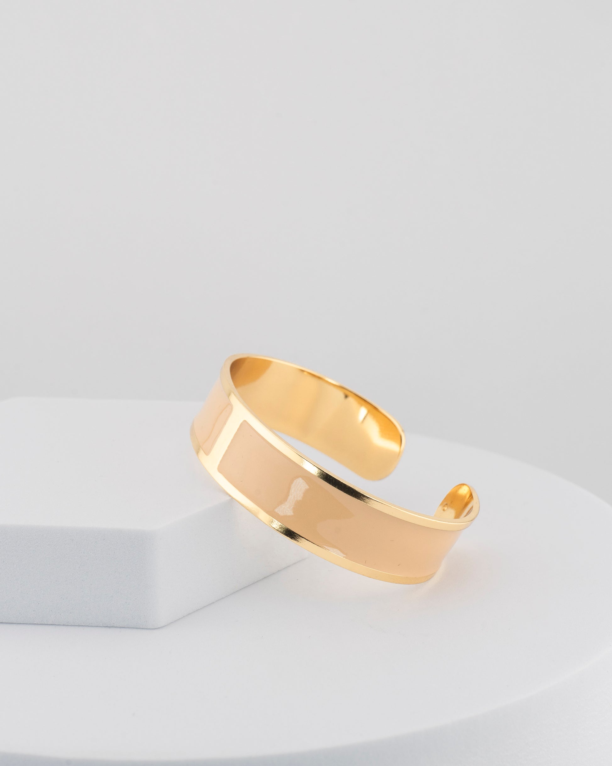 Handcrafted in Tuscany, the MarriCortona Smalto Bracelets in 18k gold and hand-painted enamel shine with color, elegance, and authentic Italian artistry.