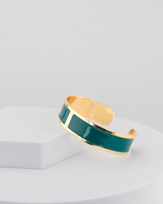Handcrafted in Tuscany, the MarriCortona Smalto Bracelets in 18k gold and hand-painted enamel shine with color, elegance, and authentic Italian artistry.