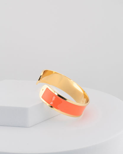 Handcrafted in Tuscany, the MarriCortona Smalto Bracelets in 18k gold and hand-painted enamel shine with color, elegance, and authentic Italian artistry.