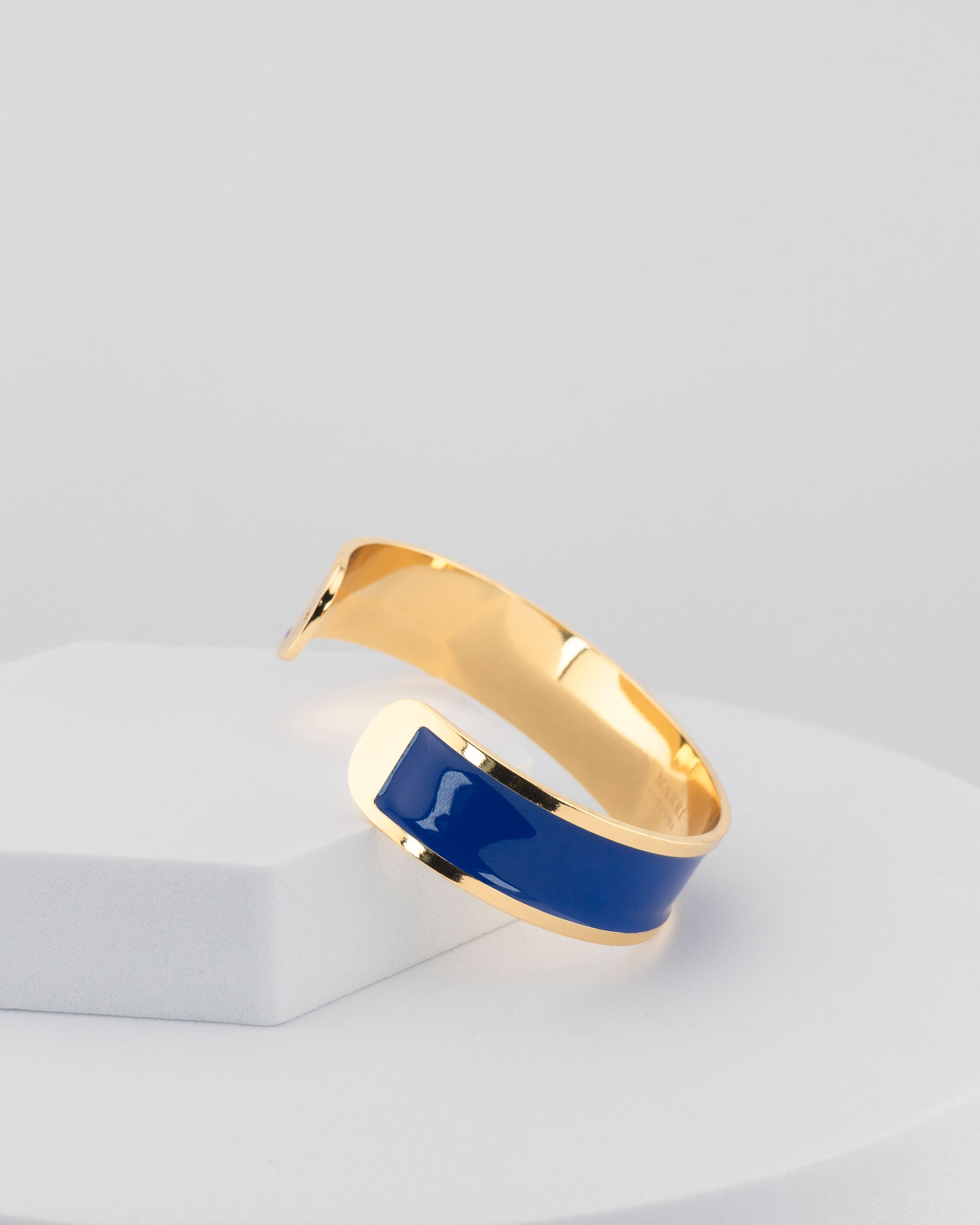 Handcrafted in Tuscany, the MarriCortona Smalto Bracelets in 18k gold and hand-painted enamel shine with color, elegance, and authentic Italian artistry.