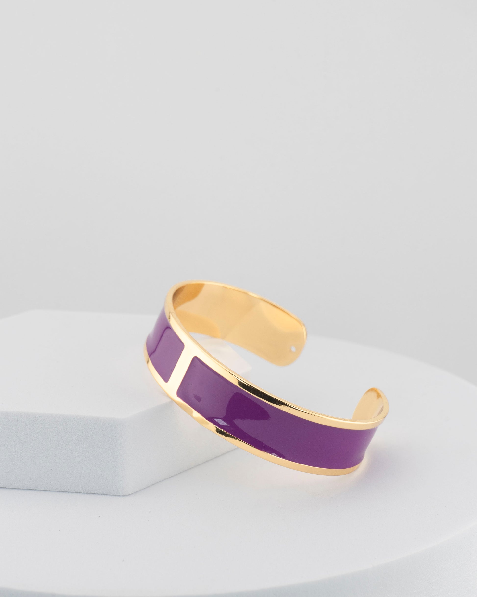 Handcrafted in Tuscany, the MarriCortona Smalto Bracelets in 18k gold and hand-painted enamel shine with color, elegance, and authentic Italian artistry.