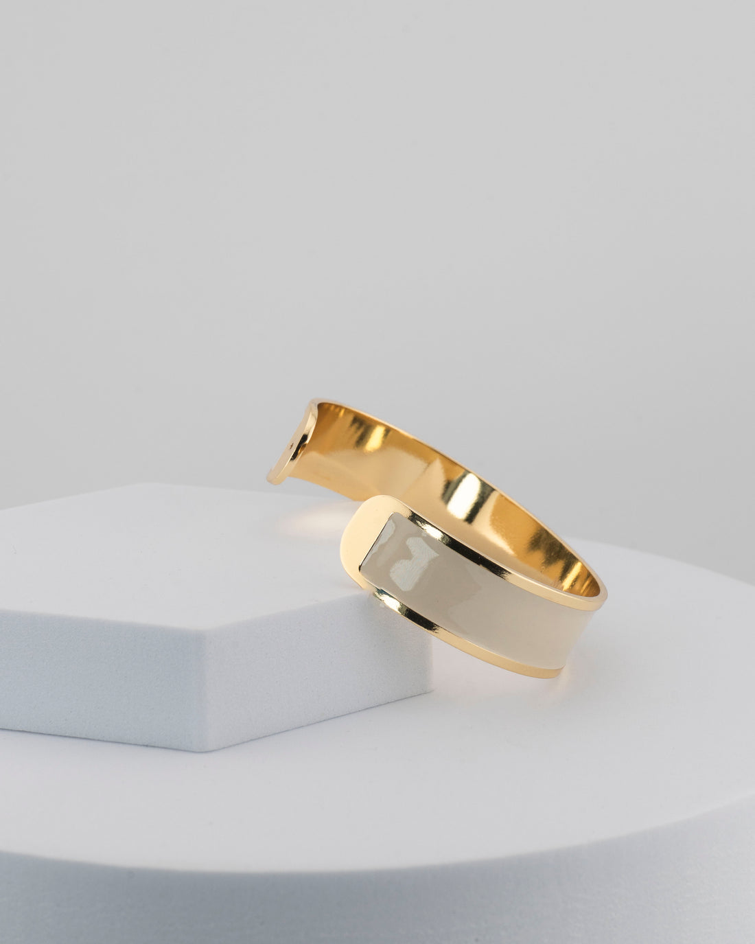 Handcrafted in Tuscany, the MarriCortona Smalto Bracelets in 18k gold and hand-painted enamel shine with color, elegance, and authentic Italian artistry.