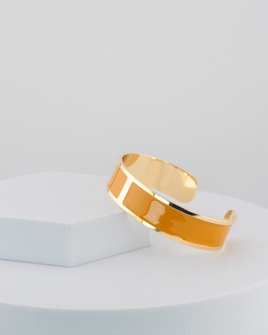 Handcrafted in Tuscany, the MarriCortona Smalto Bracelets in 18k gold and hand-painted enamel shine with color, elegance, and authentic Italian artistry.