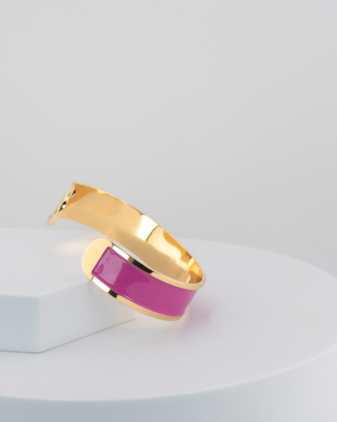 Handcrafted in Tuscany, the MarriCortona Smalto Bracelets in 18k gold and hand-painted enamel shine with color, elegance, and authentic Italian artistry.