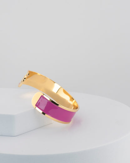 Handcrafted in Tuscany, the MarriCortona Smalto Bracelets in 18k gold and hand-painted enamel shine with color, elegance, and authentic Italian artistry.