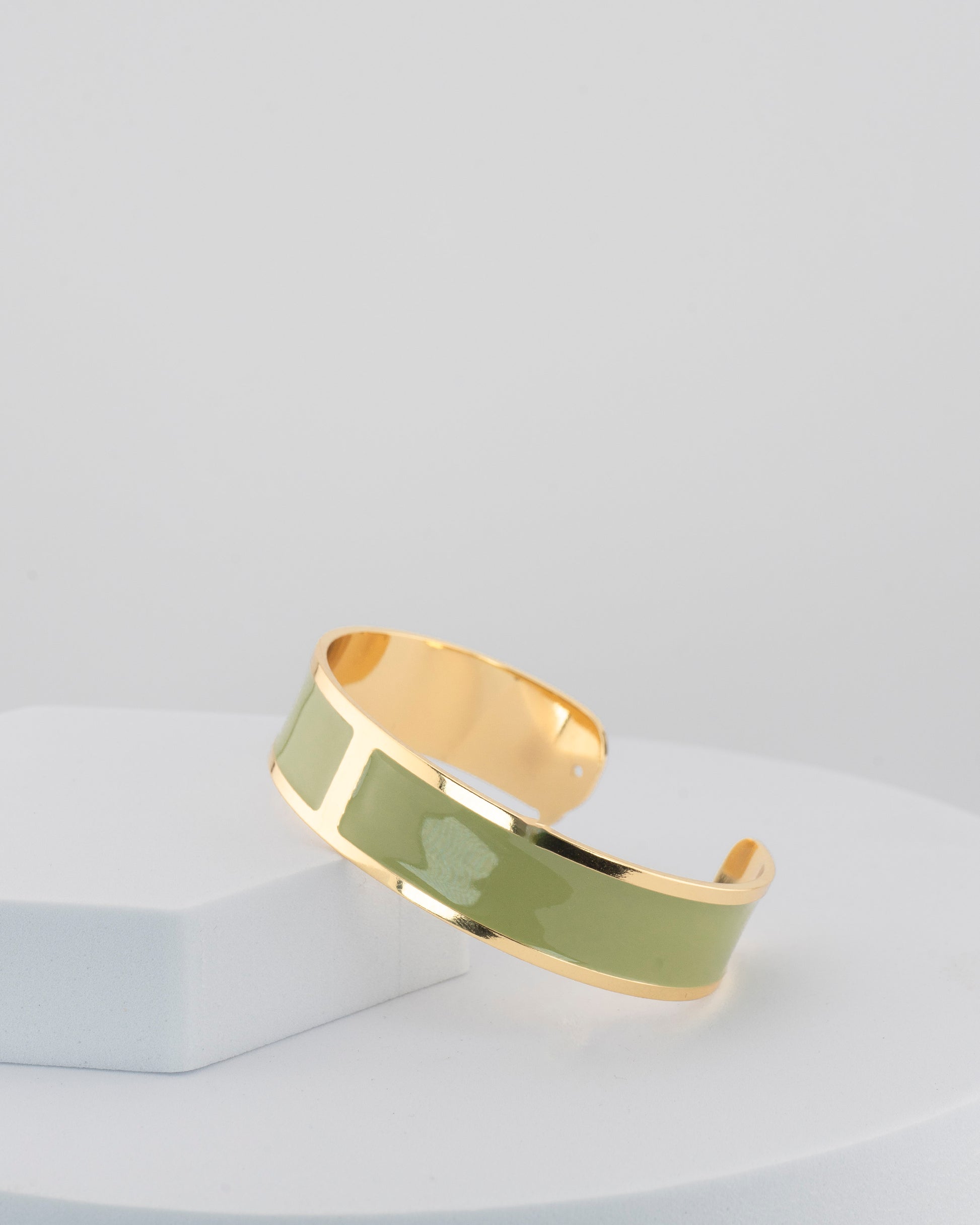 Handcrafted in Tuscany, the MarriCortona Smalto Bracelets in 18k gold and hand-painted enamel shine with color, elegance, and authentic Italian artistry.