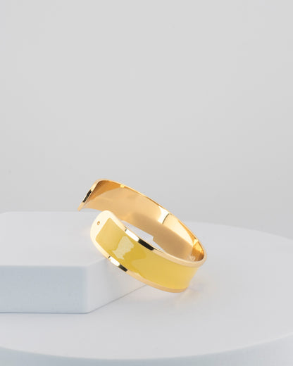 Handcrafted in Tuscany, the MarriCortona Smalto Bracelets in 18k gold and hand-painted enamel shine with color, elegance, and authentic Italian artistry.