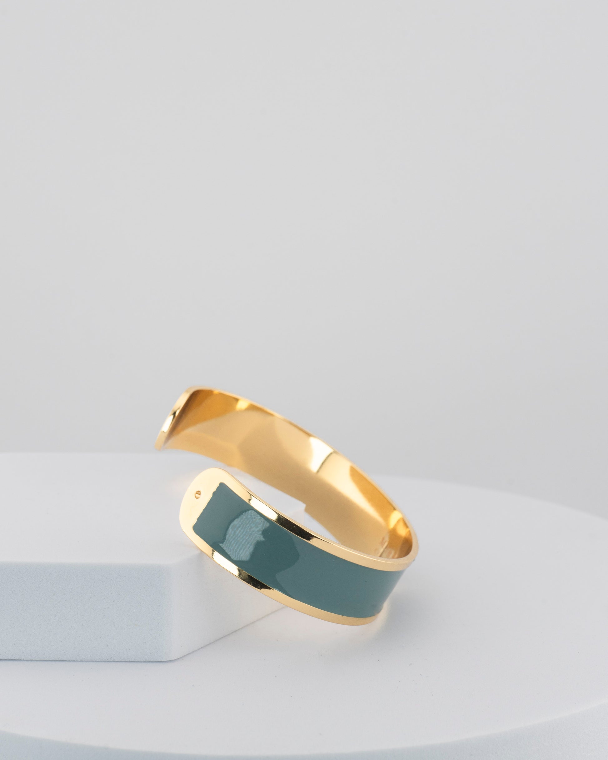 Handcrafted in Tuscany, the MarriCortona Smalto Bracelets in 18k gold and hand-painted enamel shine with color, elegance, and authentic Italian artistry.