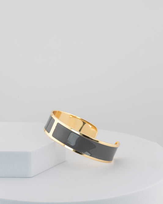 Handcrafted in Tuscany, the MarriCortona Smalto Bracelets in 18k gold and hand-painted enamel shine with color, elegance, and authentic Italian artistry.