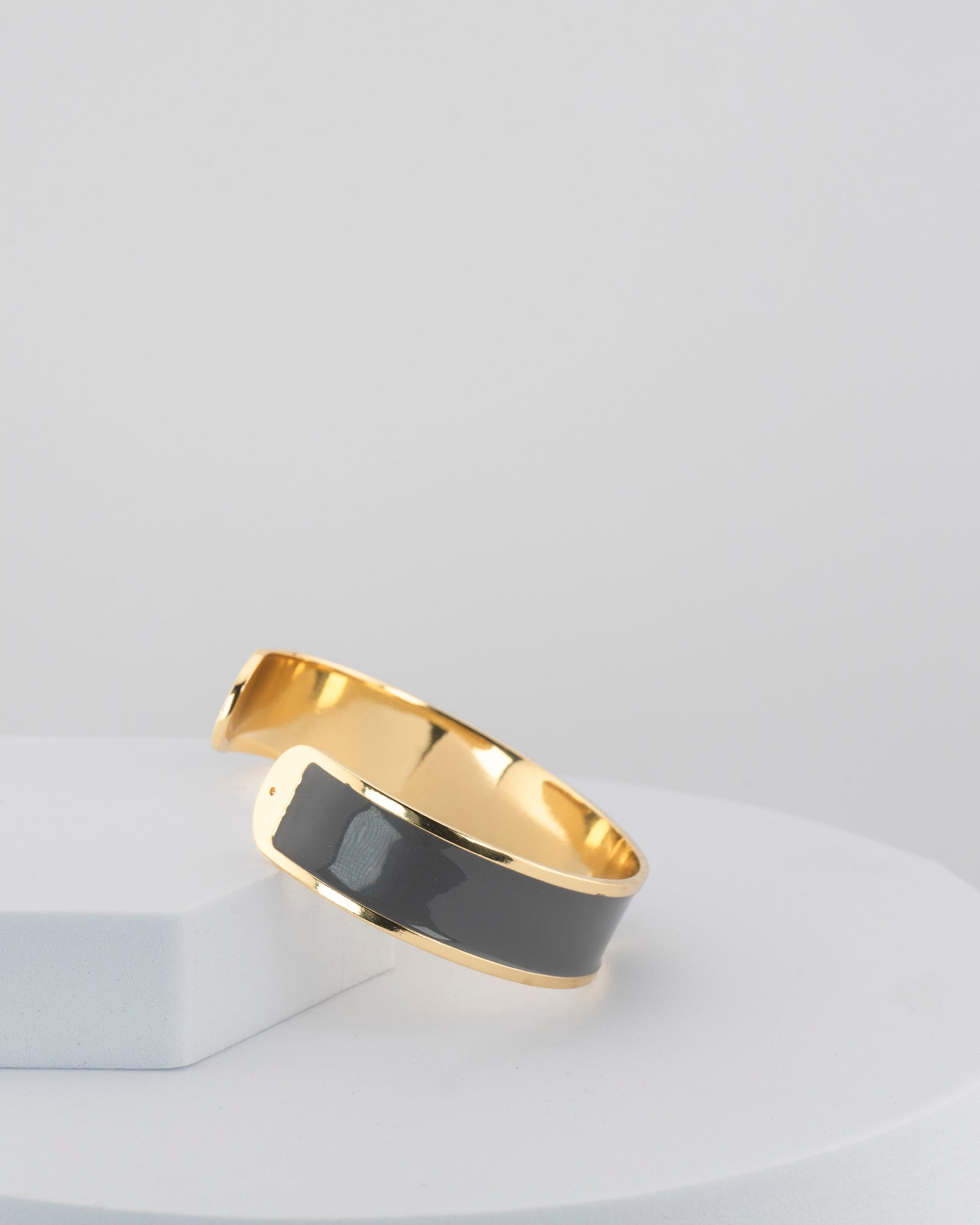 Handcrafted in Tuscany, the MarriCortona Smalto Bracelets in 18k gold and hand-painted enamel shine with color, elegance, and authentic Italian artistry.