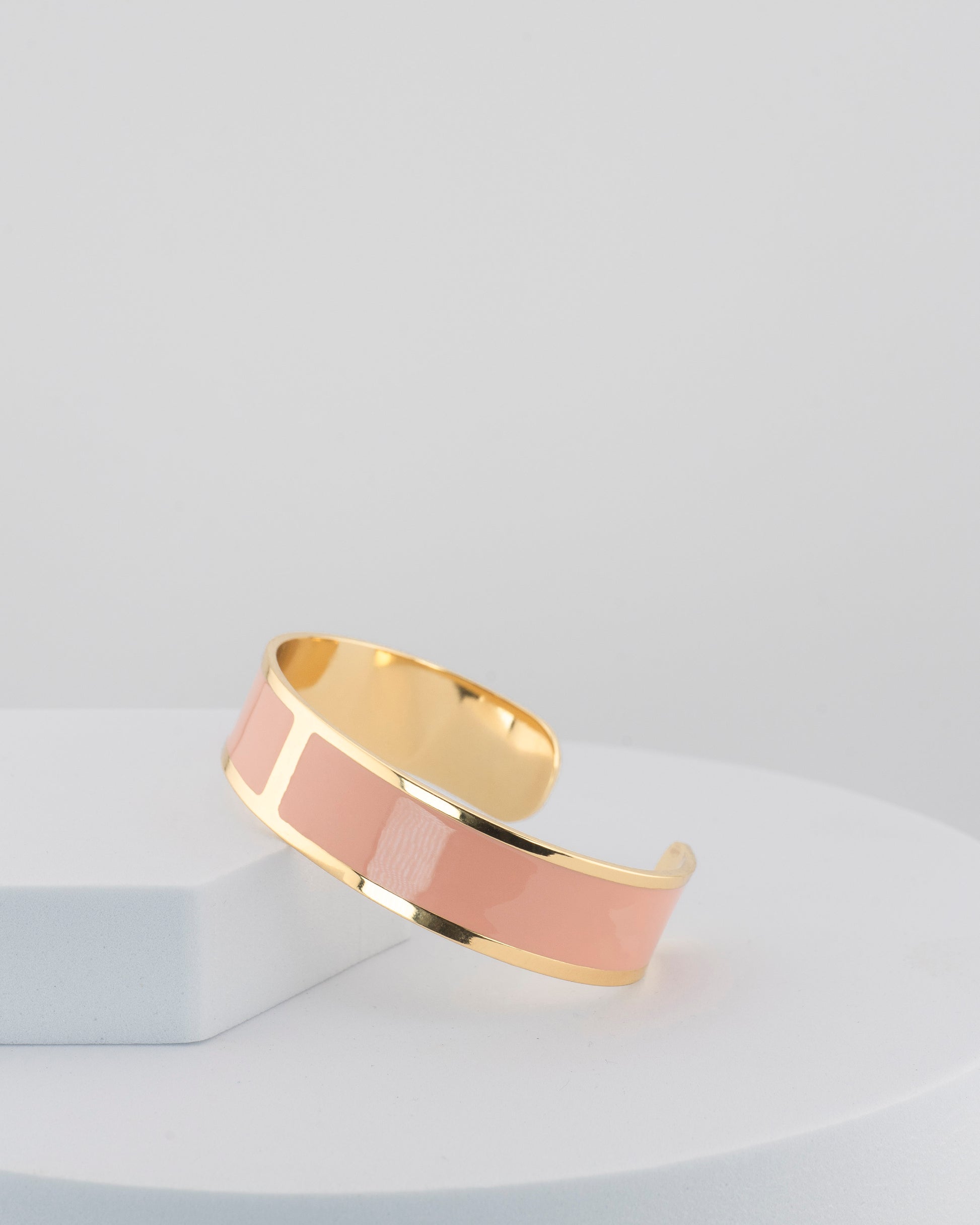 Handcrafted in Tuscany, the MarriCortona Smalto Bracelets in 18k gold and hand-painted enamel shine with color, elegance, and authentic Italian artistry.