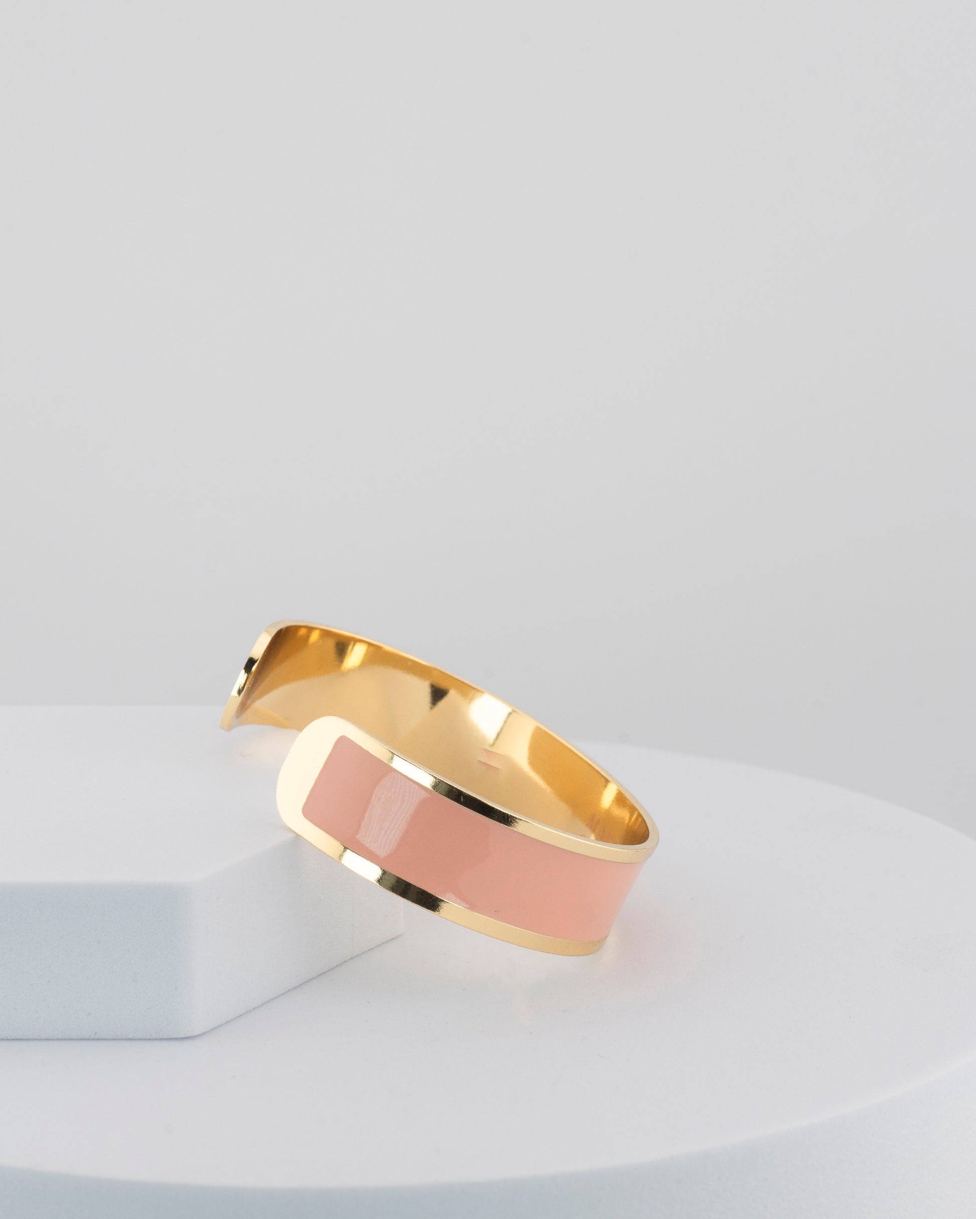 Handcrafted in Tuscany, the MarriCortona Smalto Bracelets in 18k gold and hand-painted enamel shine with color, elegance, and authentic Italian artistry.