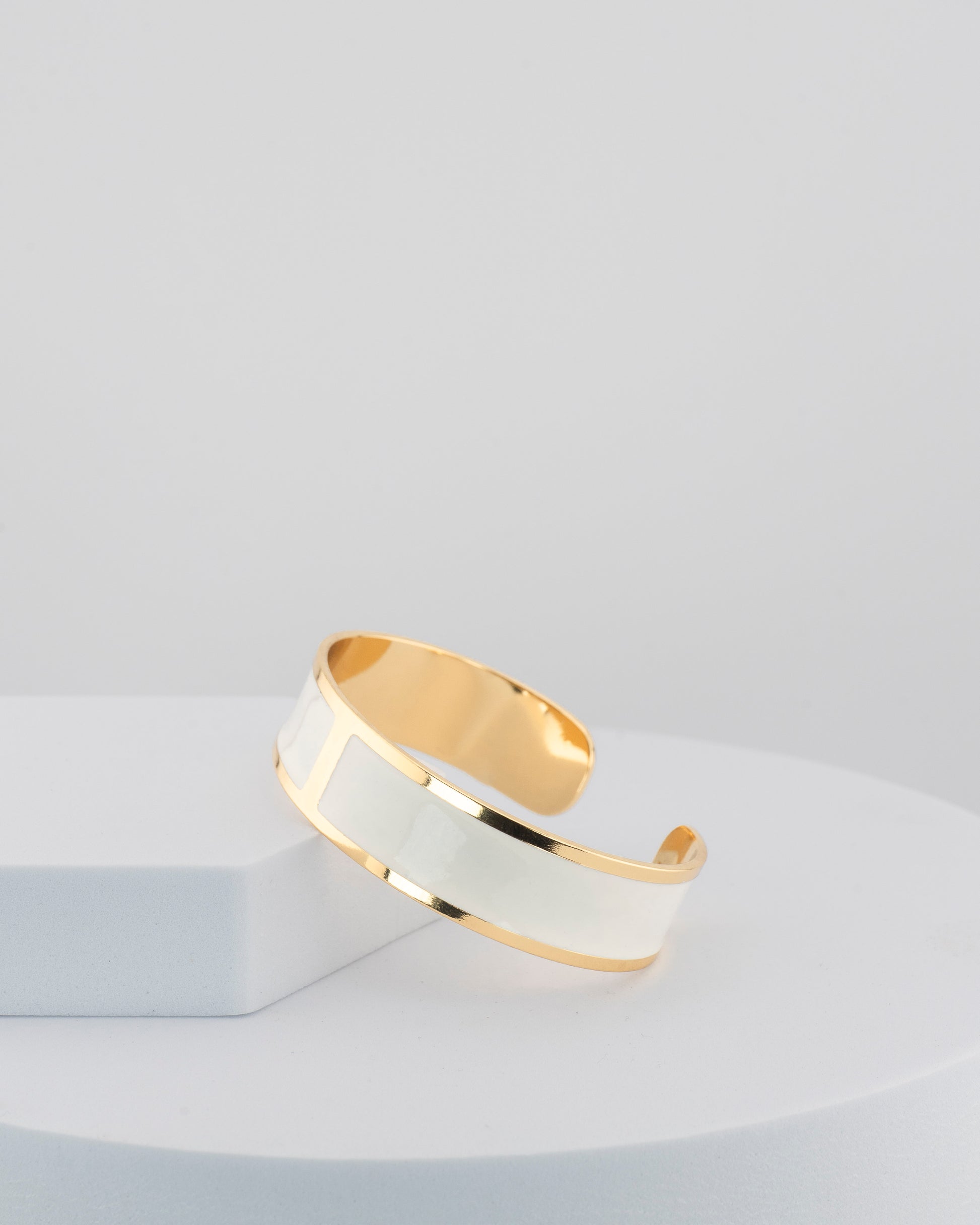 Handcrafted in Tuscany, the MarriCortona Smalto Bracelets in 18k gold and hand-painted enamel shine with color, elegance, and authentic Italian artistry.