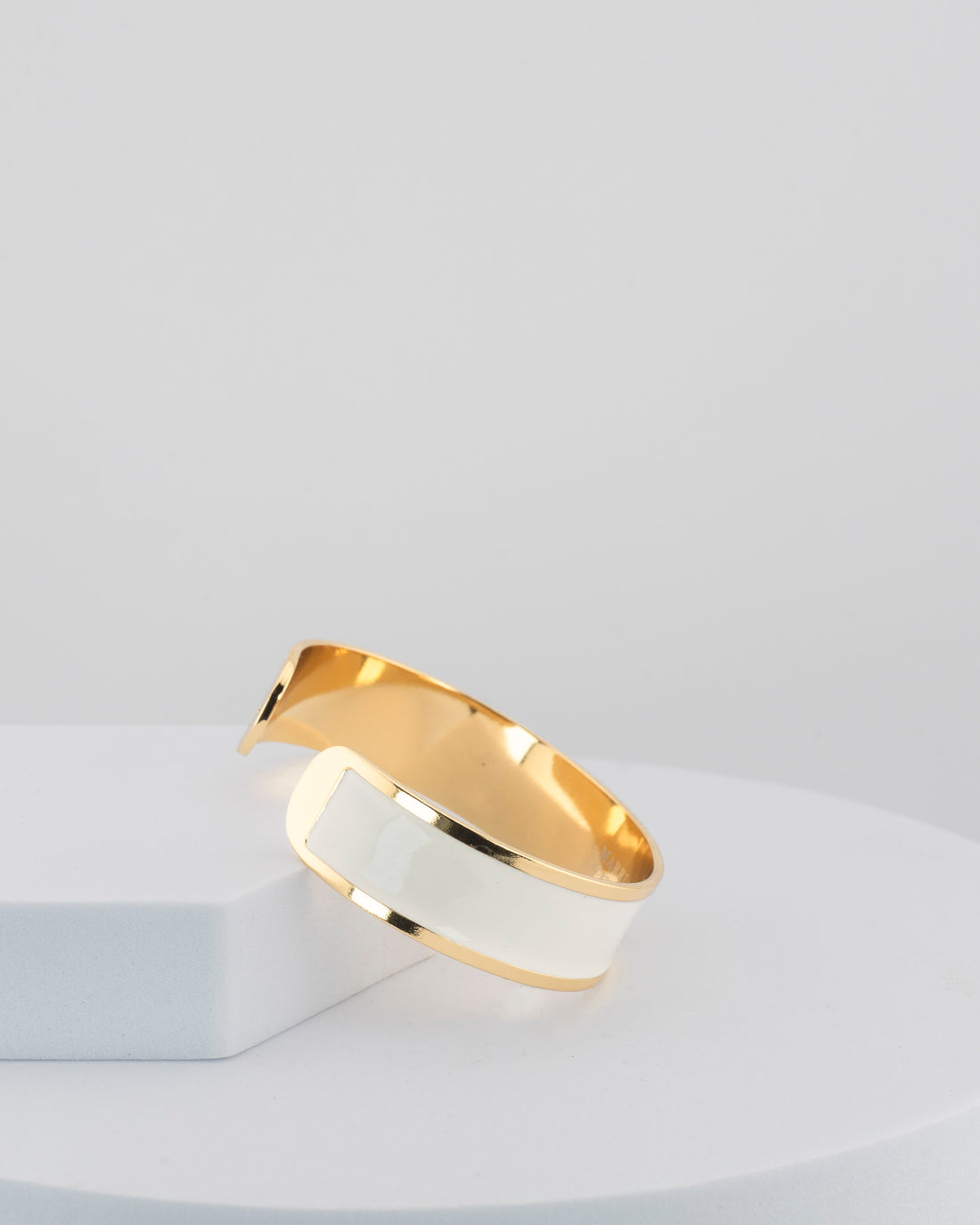 Handcrafted in Tuscany, the MarriCortona Smalto Bracelets in 18k gold and hand-painted enamel shine with color, elegance, and authentic Italian artistry.