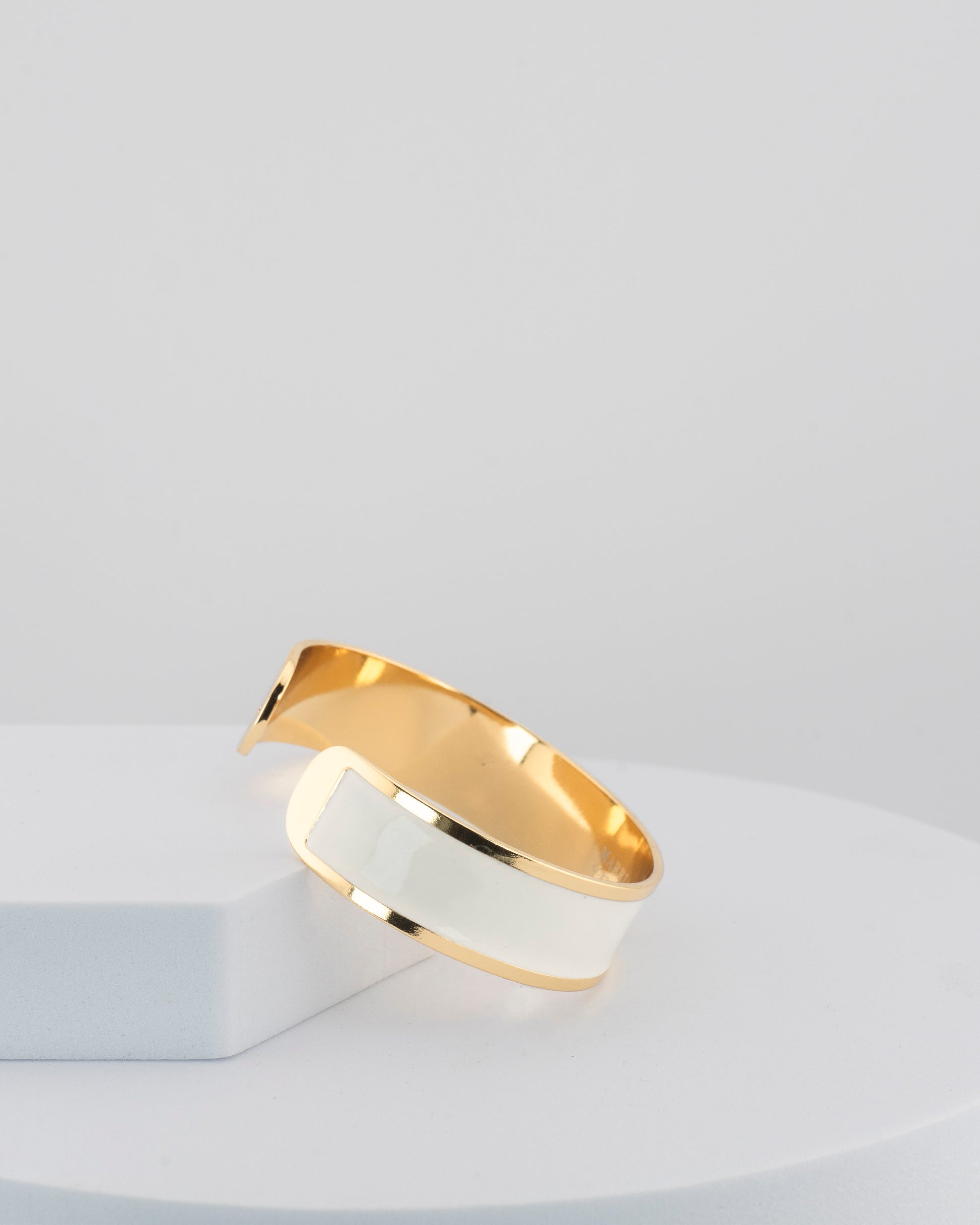 Handcrafted in Tuscany, the MarriCortona Smalto Bracelets in 18k gold and hand-painted enamel shine with color, elegance, and authentic Italian artistry.