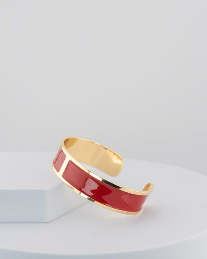 Handcrafted in Tuscany, the MarriCortona Smalto Bracelets in 18k gold and hand-painted enamel shine with color, elegance, and authentic Italian artistry.