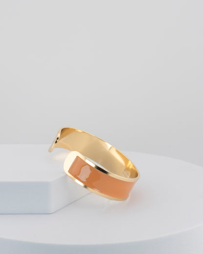 Handcrafted in Tuscany, the MarriCortona Smalto Bracelets in 18k gold and hand-painted enamel shine with color, elegance, and authentic Italian artistry.