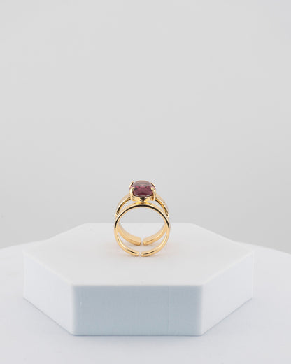 Handcrafted ring in 18K gold-plated bronze with a luminous central crystal.
Designed by Marri Cortona and handmade in Tuscany — pure elegance and light.