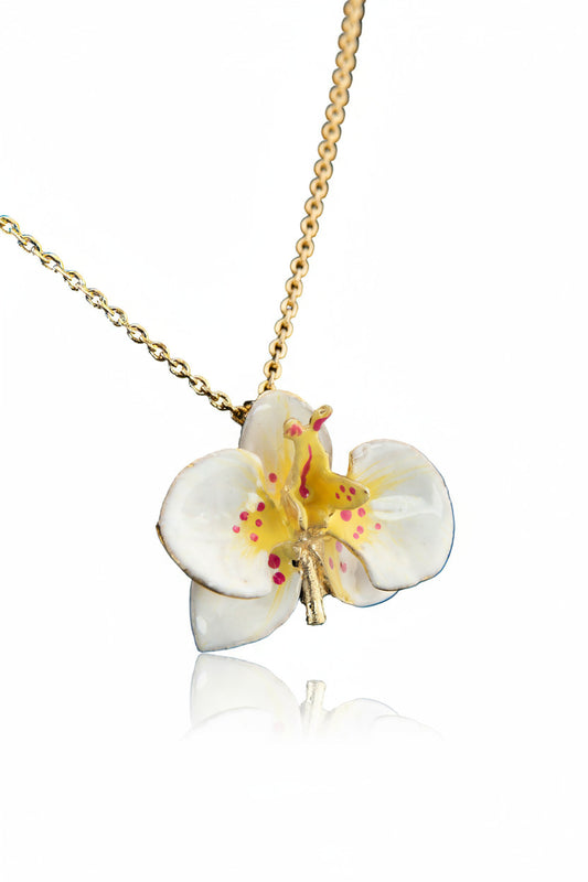 Handcrafted in Tuscany, the Marri Cortona Orchidea Necklace in 18k gold bronze captures the orchid’s grace — elegant, hand-enameled, and timelessly Italian.
