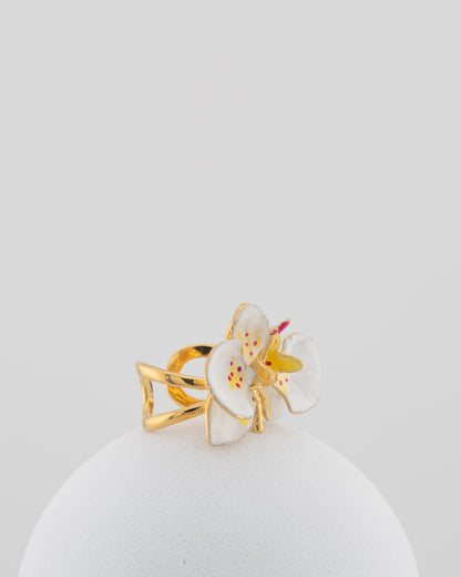Handcrafted in Tuscany, the Marri Cortona Orchidea Ring in 18k gold bronze captures the orchid’s grace — unique, hand-enameled, and timelessly elegant.