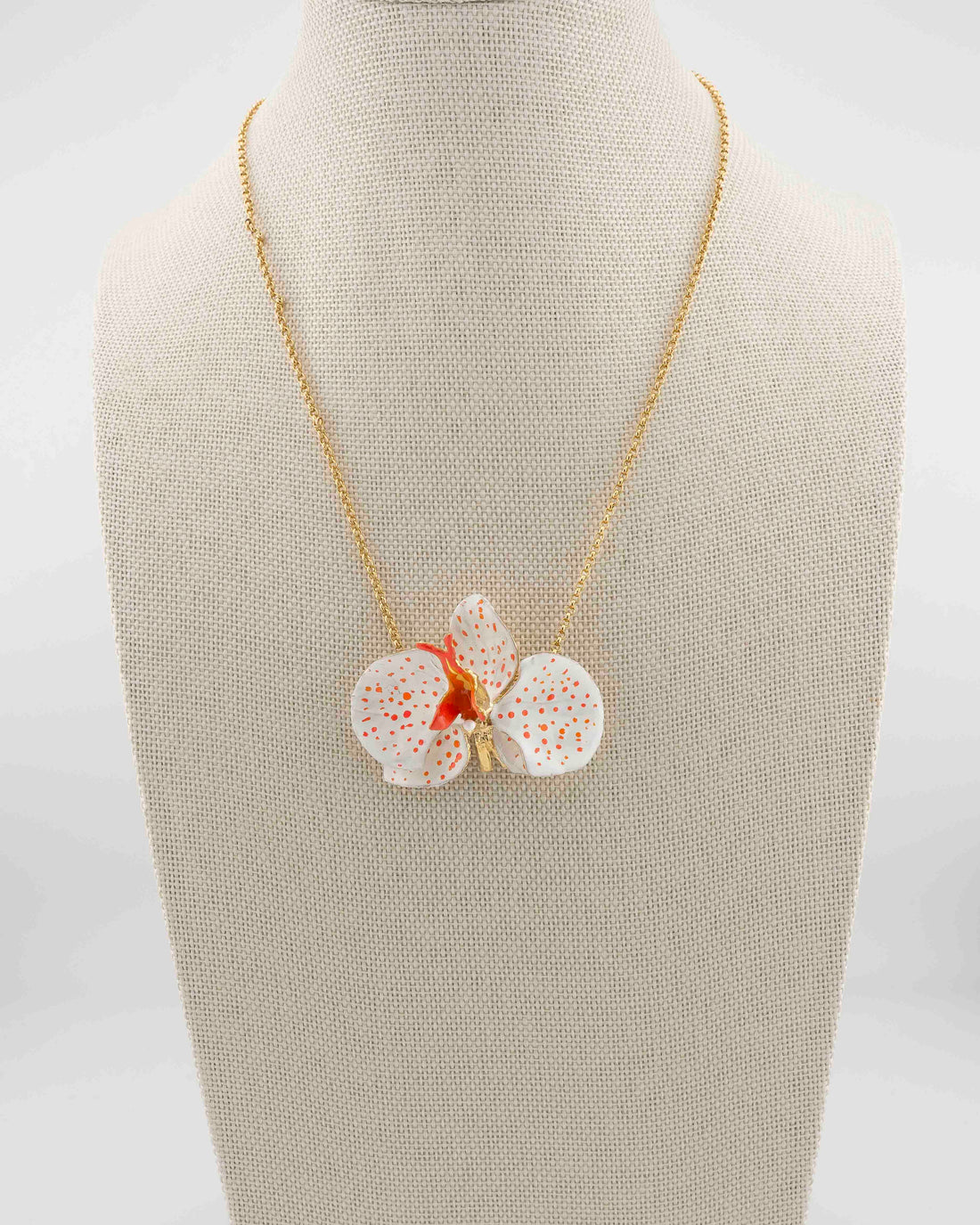 Handcrafted in Tuscany, the Marri Cortona Orchidea Necklace in 18k gold bronze captures the orchid’s grace — elegant, hand-enameled, and timelessly Italian.