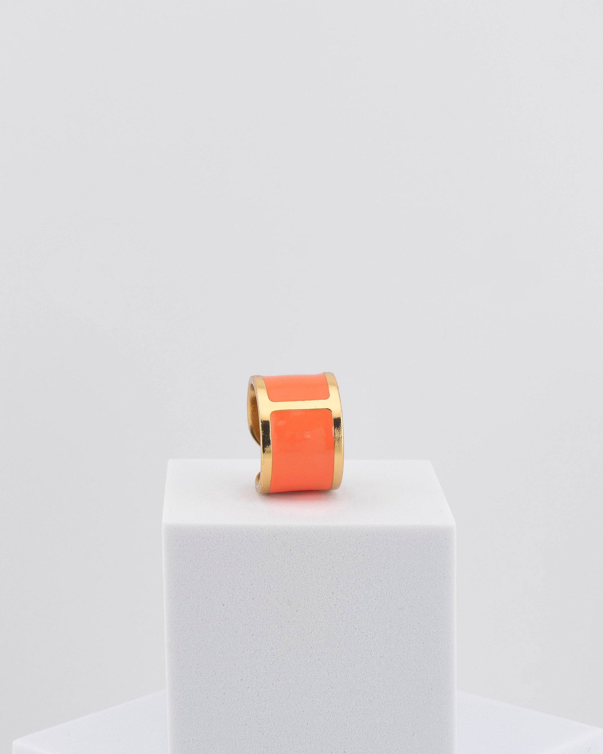 Handcrafted in Tuscany, the MarriCortona Smalto Rings combine 18k gold and hand-painted enamel — vibrant, refined, and authentically Made in Italy.