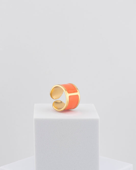 Handcrafted in Tuscany, the MarriCortona Smalto Rings combine 18k gold and hand-painted enamel — vibrant, refined, and authentically Made in Italy.