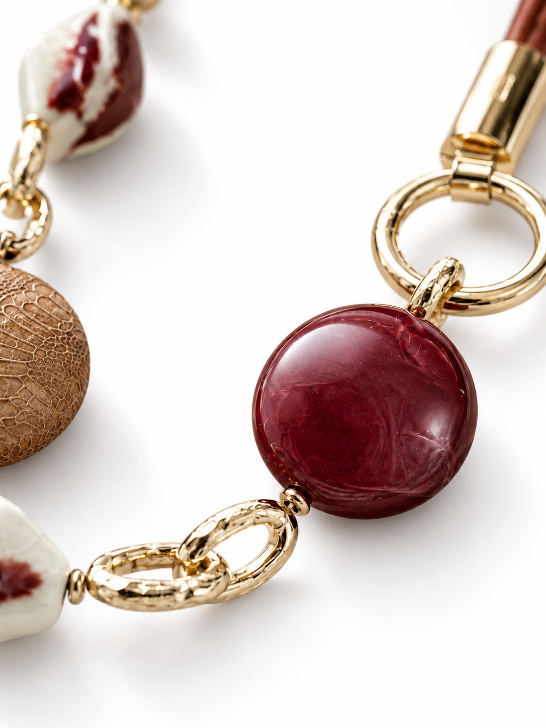 Amarcord necklace with choker in tan nappa leather with red Agatha, with crocodile and ceramic element