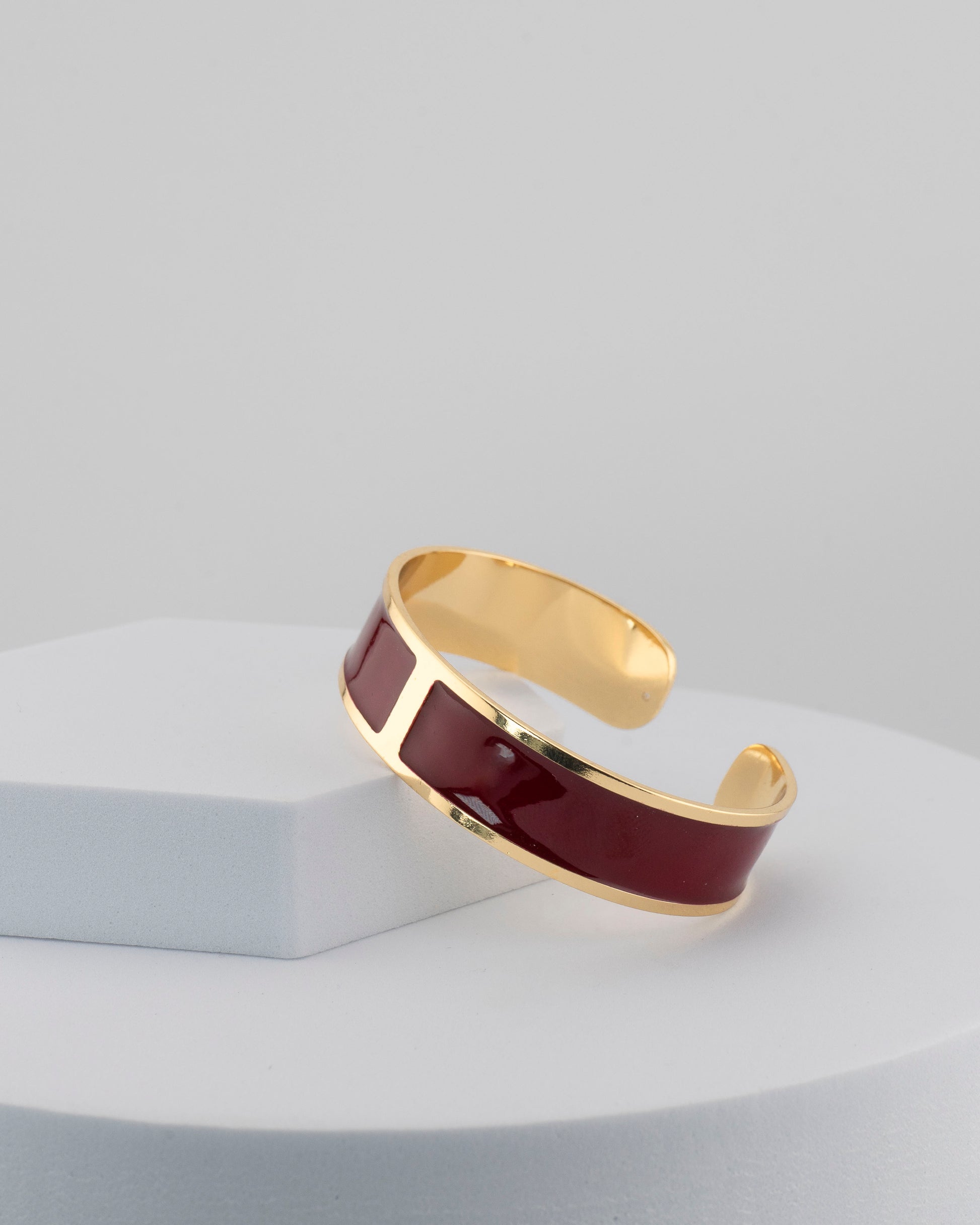Handcrafted in Tuscany, the MarriCortona Smalto Bracelets in 18k gold and hand-painted enamel shine with color, elegance, and authentic Italian artistry.