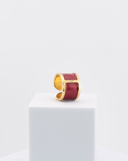 Handcrafted in Tuscany, the MarriCortona Smalto Rings combine 18k gold and hand-painted enamel — vibrant, refined, and authentically Made in Italy.