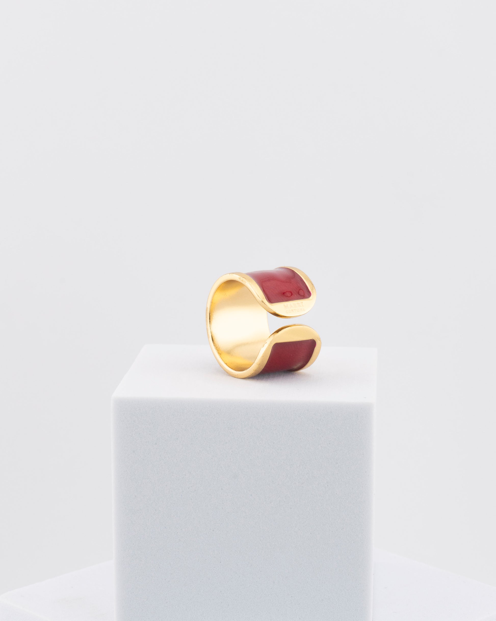 Handcrafted in Tuscany, the MarriCortona Smalto Rings combine 18k gold and hand-painted enamel — vibrant, refined, and authentically Made in Italy.