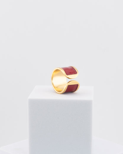 Handcrafted in Tuscany, the MarriCortona Smalto Rings combine 18k gold and hand-painted enamel — vibrant, refined, and authentically Made in Italy.