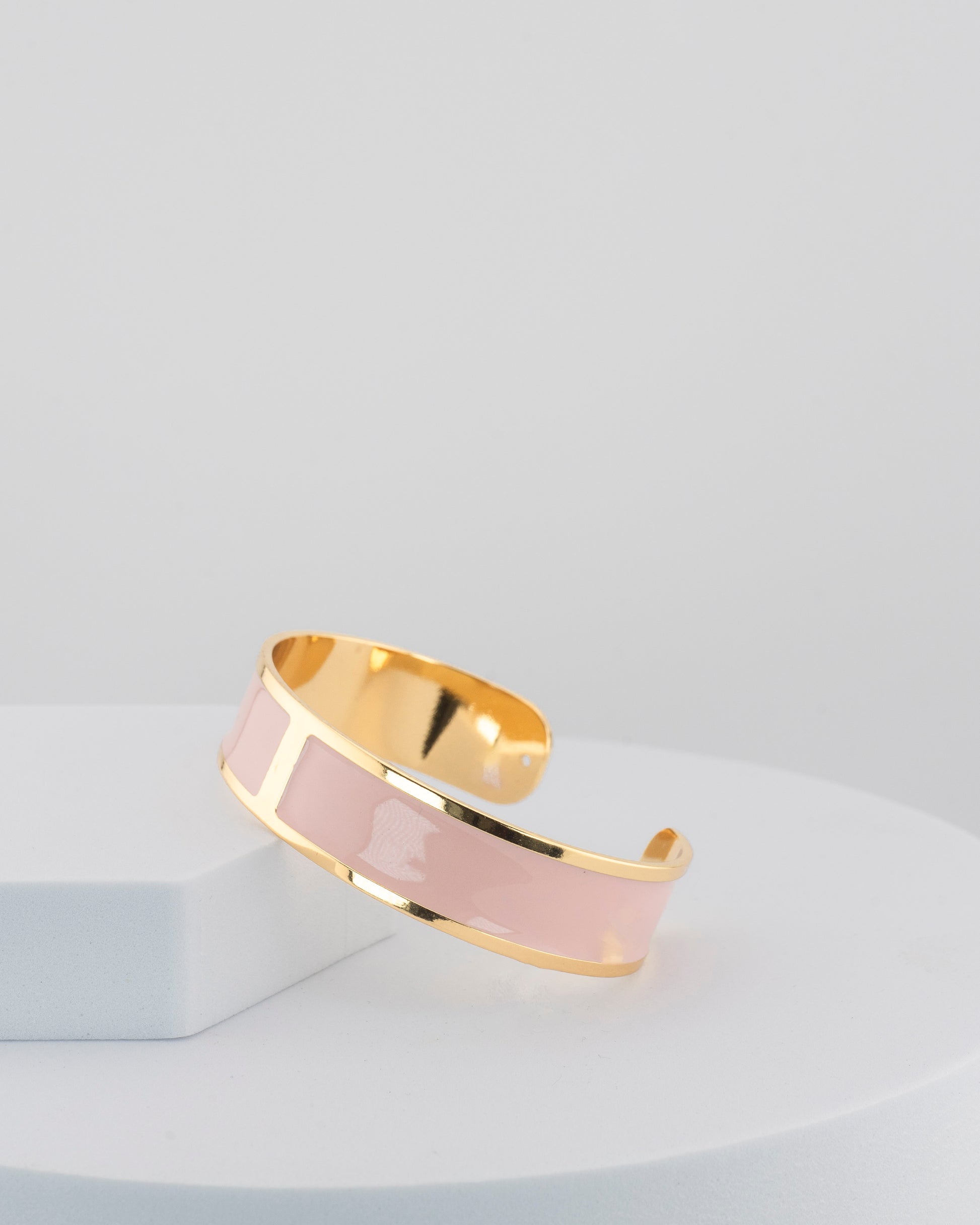 Handcrafted in Tuscany, the MarriCortona Smalto Bracelets in 18k gold and hand-painted enamel shine with color, elegance, and authentic Italian artistry.