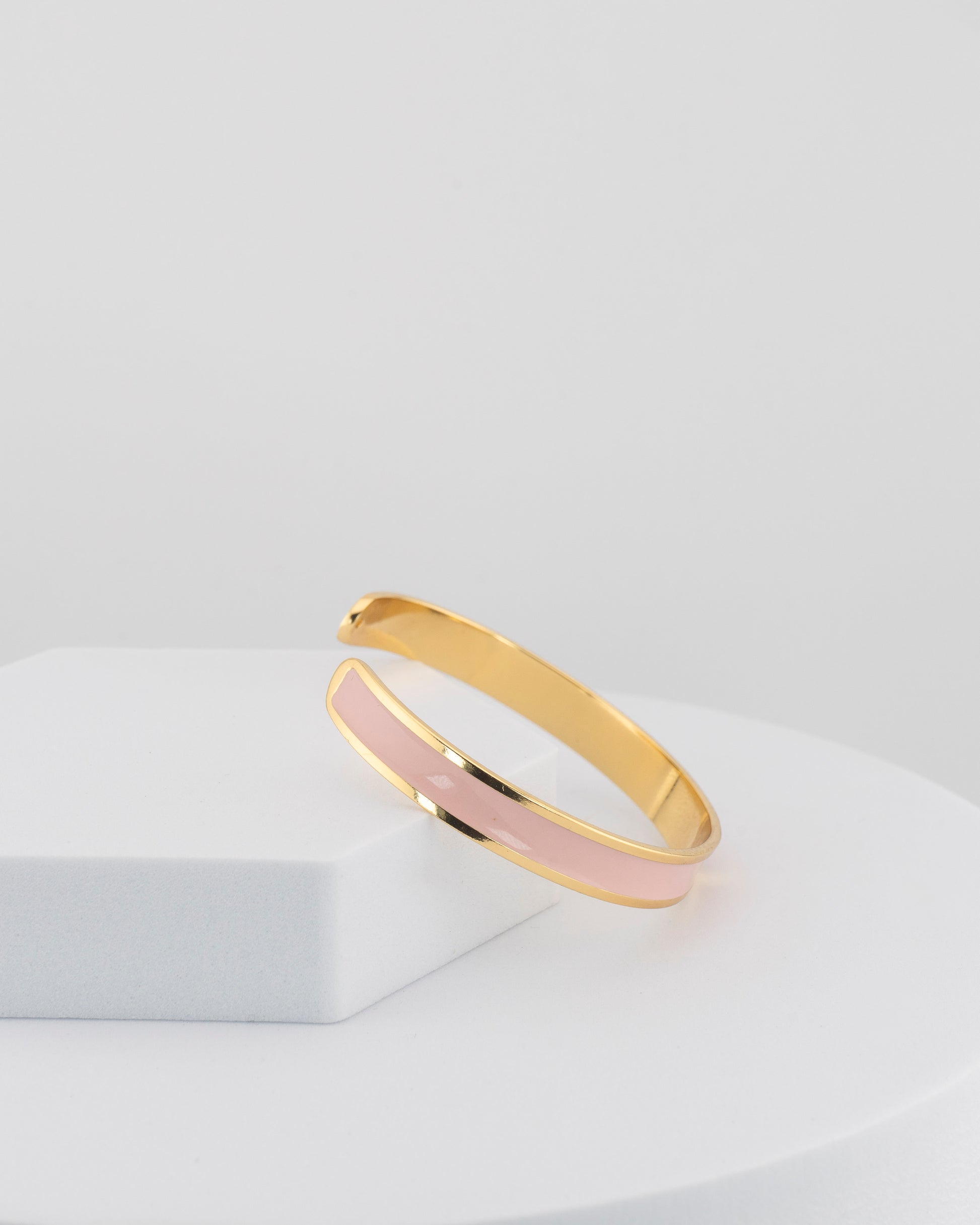 Handcrafted in Tuscany, the MarriCortona Smalto Bracelets in 18k gold and hand-painted enamel embody Italian artistry, color, and timeless elegance.