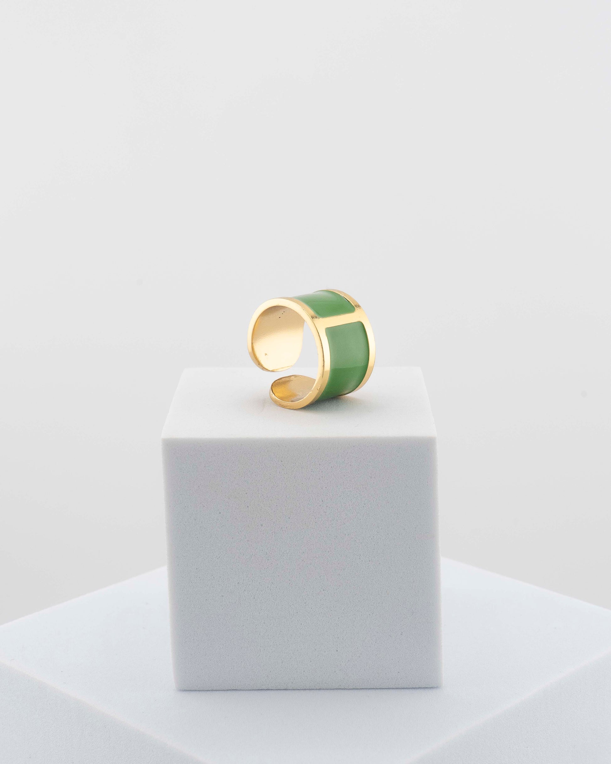 Handcrafted in Tuscany, the MarriCortona Smalto Rings combine 18k gold and hand-painted enamel — vibrant, refined, and authentically Made in Italy.