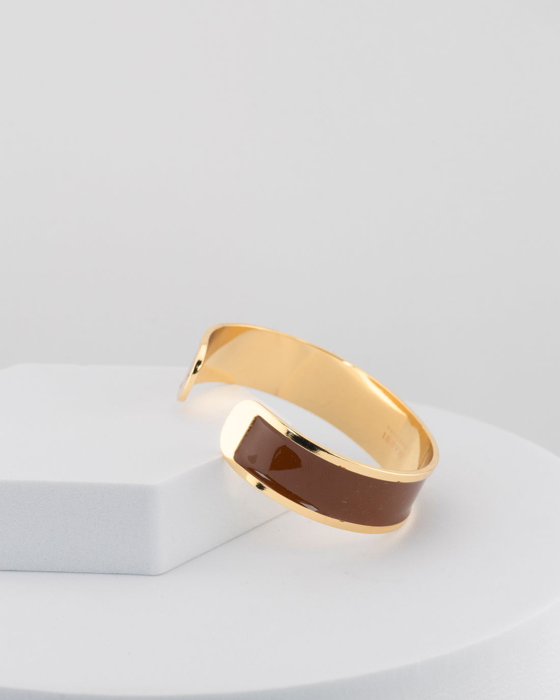 Handcrafted in Tuscany, the MarriCortona Smalto Bracelets in 18k gold and hand-painted enamel shine with color, elegance, and authentic Italian artistry.
