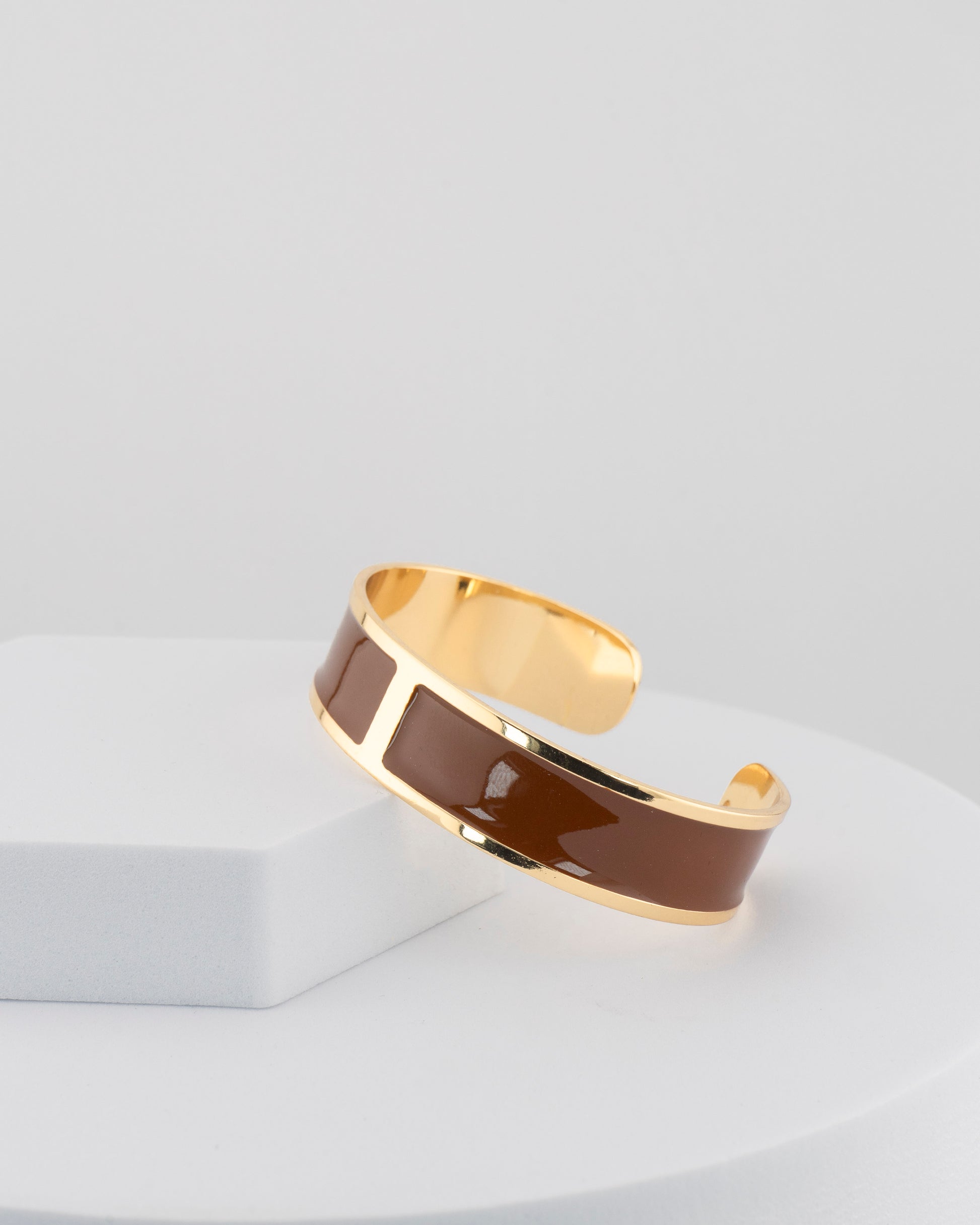 Handcrafted in Tuscany, the MarriCortona Smalto Bracelets in 18k gold and hand-painted enamel shine with color, elegance, and authentic Italian artistry.