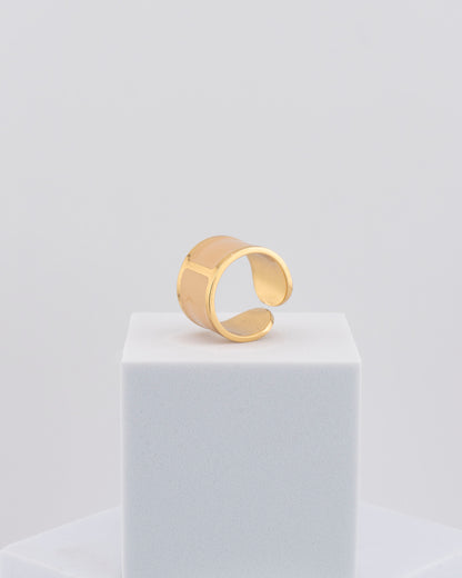 Handcrafted in Tuscany, the MarriCortona Smalto Rings combine 18k gold and hand-painted enamel — vibrant, refined, and authentically Made in Italy.