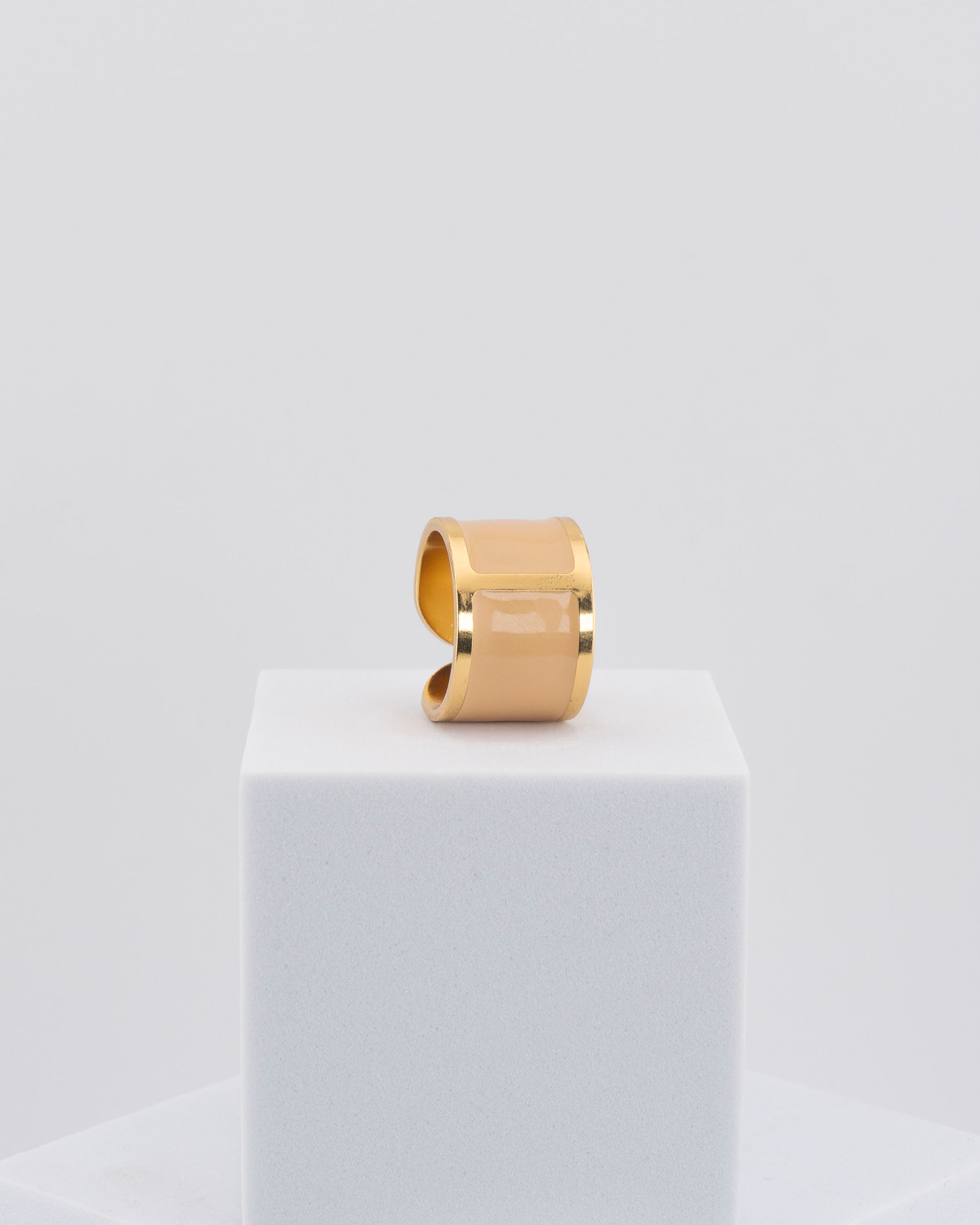 Handcrafted in Tuscany, the MarriCortona Smalto Rings combine 18k gold and hand-painted enamel — vibrant, refined, and authentically Made in Italy.