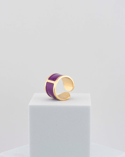 Handcrafted in Tuscany, the MarriCortona Smalto Rings combine 18k gold and hand-painted enamel — vibrant, refined, and authentically Made in Italy.