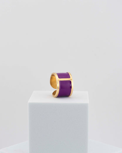 Handcrafted in Tuscany, the MarriCortona Smalto Rings combine 18k gold and hand-painted enamel — vibrant, refined, and authentically Made in Italy.