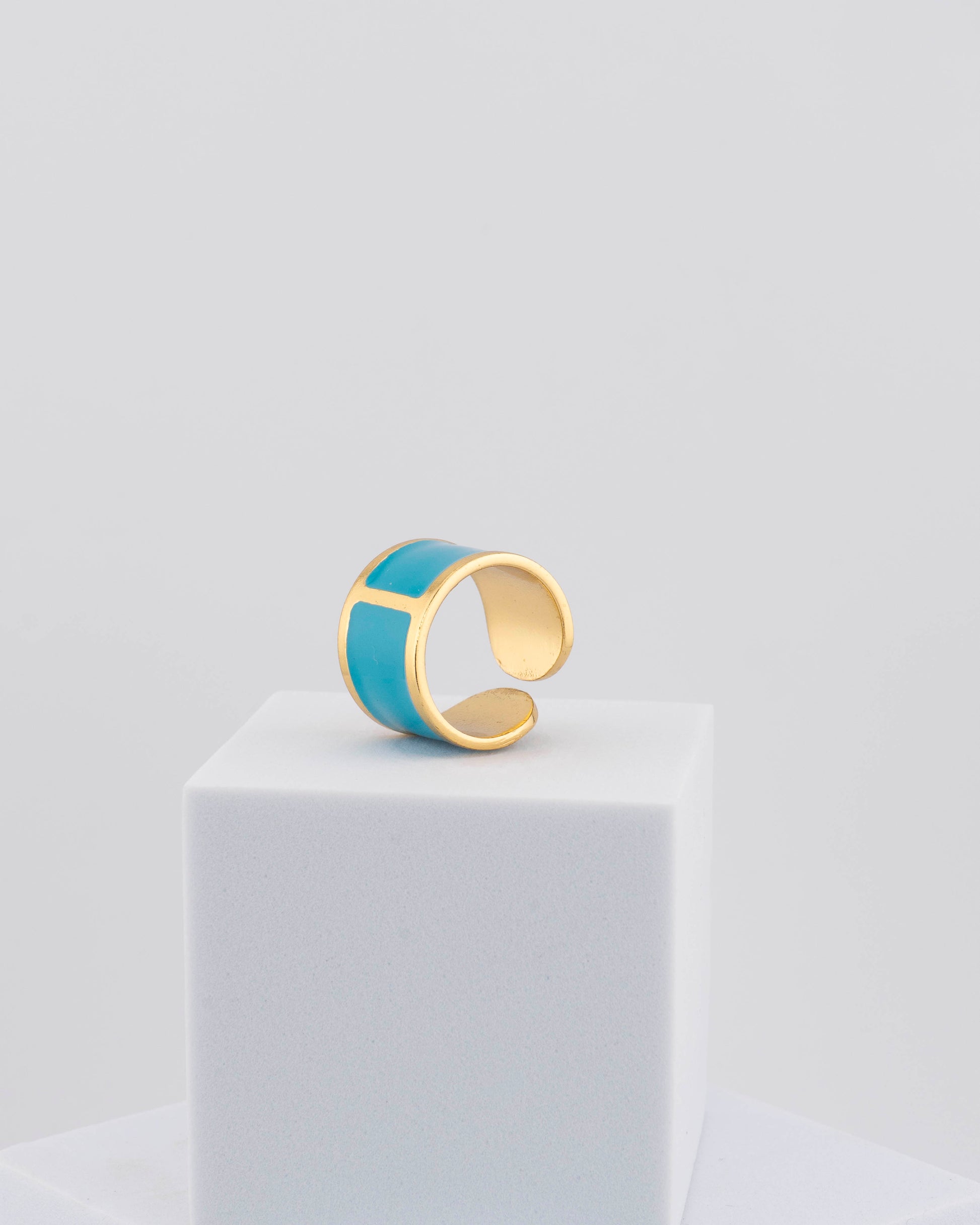 Handcrafted in Tuscany, the MarriCortona Smalto Rings combine 18k gold and hand-painted enamel — vibrant, refined, and authentically Made in Italy.