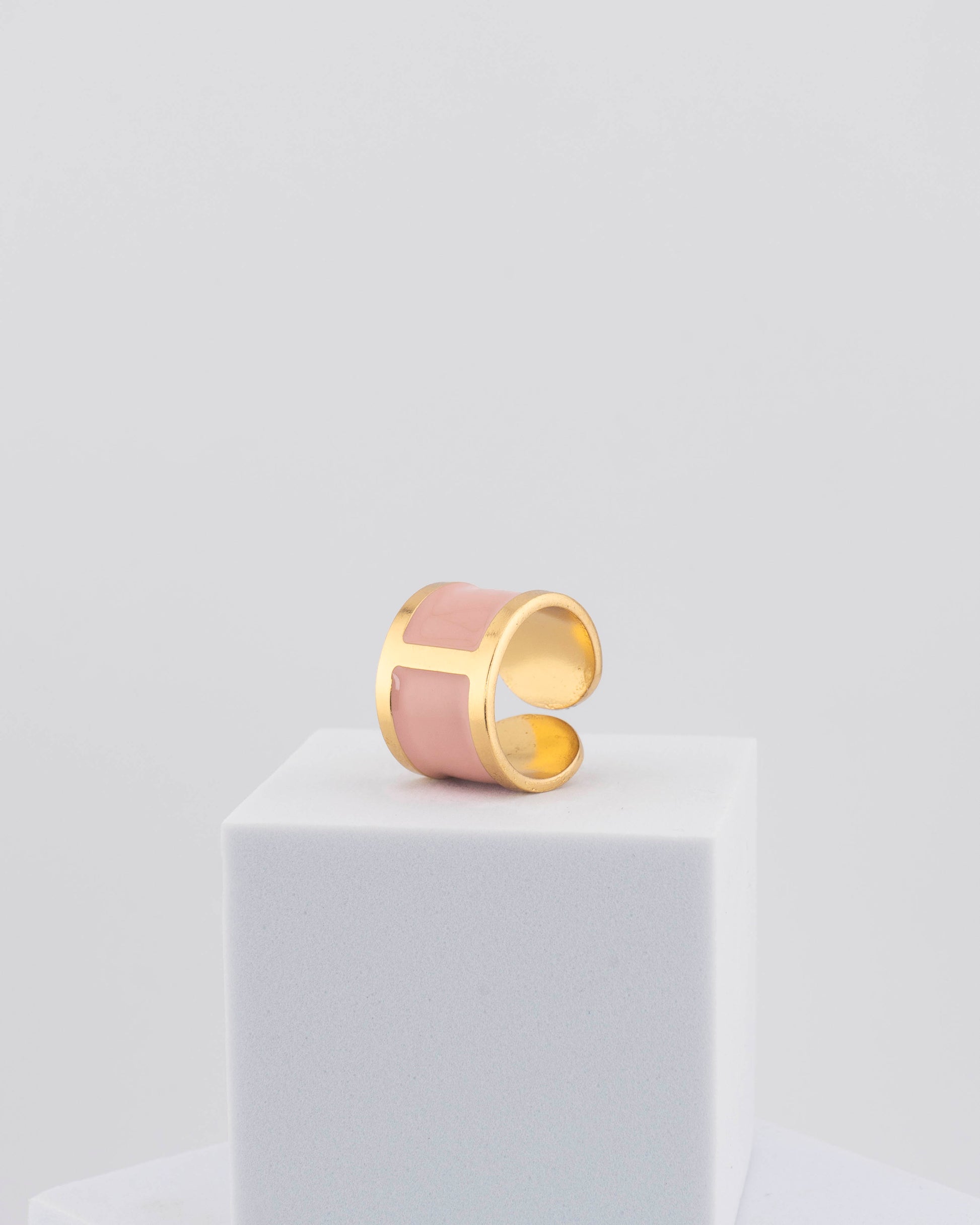 Handcrafted in Tuscany, the MarriCortona Smalto Rings combine 18k gold and hand-painted enamel — vibrant, refined, and authentically Made in Italy.