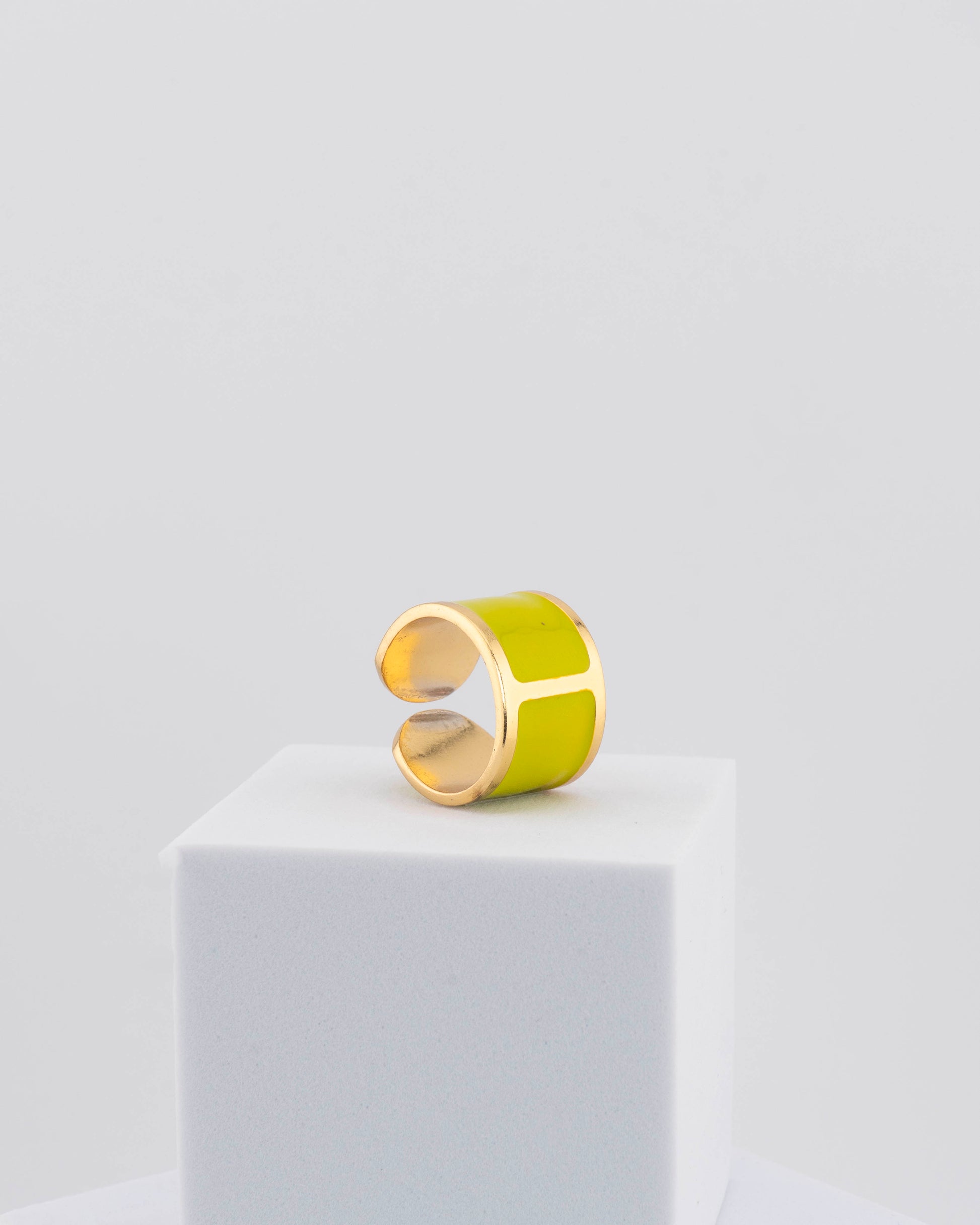 Handcrafted in Tuscany, the MarriCortona Smalto Rings combine 18k gold and hand-painted enamel — vibrant, refined, and authentically Made in Italy.