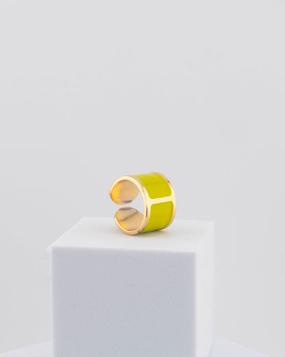 Handcrafted in Tuscany, the MarriCortona Smalto Rings combine 18k gold and hand-painted enamel — vibrant, refined, and authentically Made in Italy.